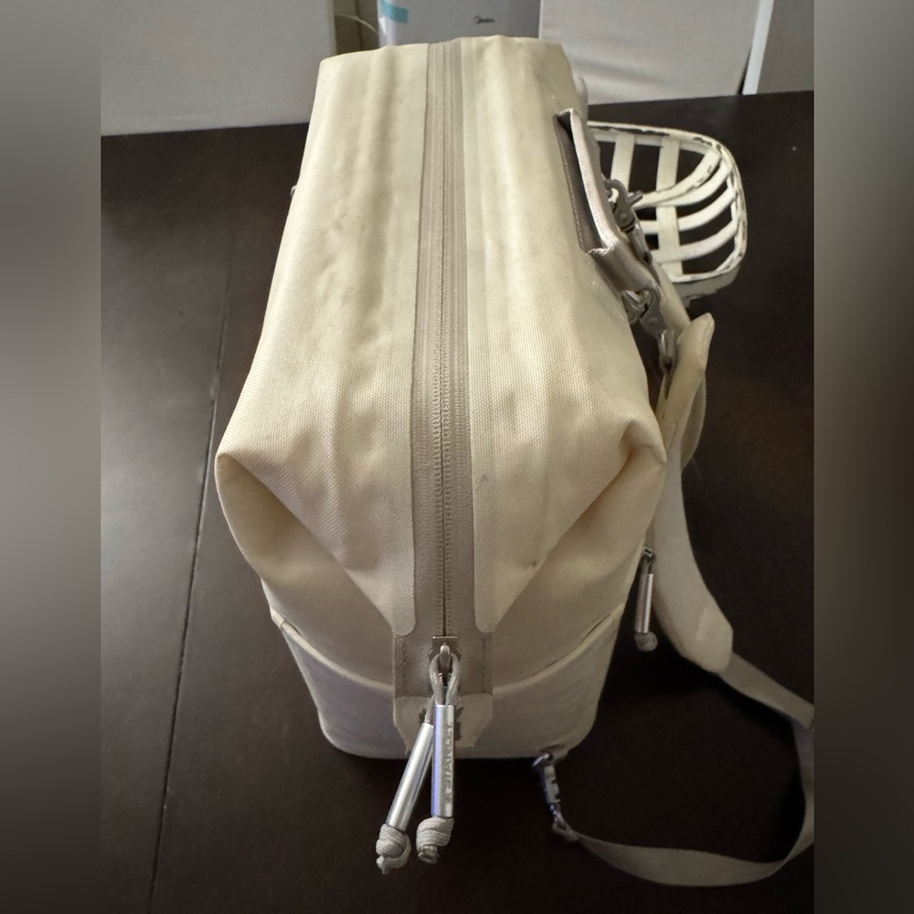 Stanley 20 cans All day Madeleine mini backpack cooler creme Backpack 14.8L - Picture 5 of 12